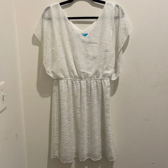 Pretty White Dress with silver design - Picture 1 of 4